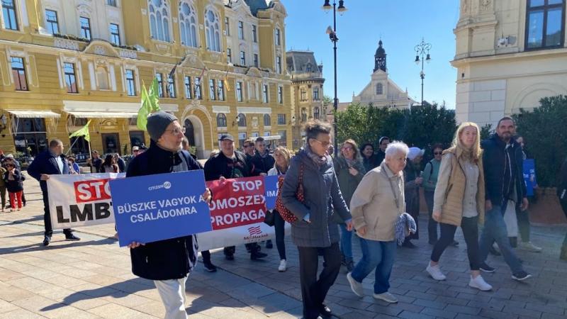 Egy különleges esemény előtti feszültség: Ellentüntetés a Pride rendezvény előtt, megerősített rendőri jelenléttel - (VIDEÓ+FOTÓK)