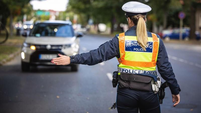 Nem lett volna helyénvaló autóba szállnia, de a döntését végül mégis meghozta.