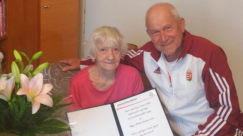 Nagykanizsa büszkesége, Sasvári Gizella, aki az első olimpikonja városunknak, 93. születésnapját ünnepelte. A jeles esemény alkalmából sokan köszöntötték a sportágának hűséges képviselőjét, aki pályafutása alatt számos sikert ért el. Az ünnepség tele volt