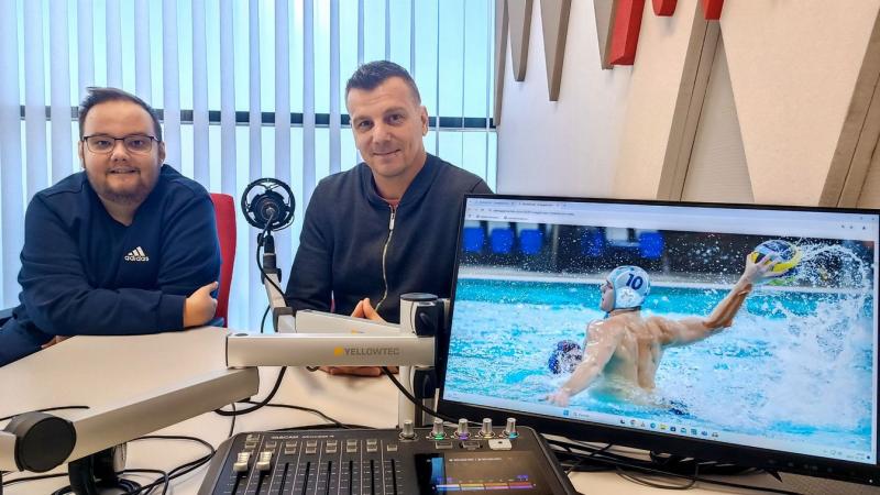 Délmagyar Podcast: Sporthang – Fedezd fel a sport világának izgalmait és mélységeit! Csatlakozz hozzánk, és hallgasd meg a legfrissebb híreket, elemzéseket és interjúkat a sportágak legnagyobb alakjaival! Ne hagyd ki a sport iránti szenvedélyünket, amely 