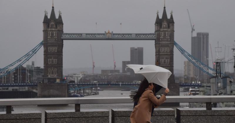 A Darragh vihar 150 km/órás széllökéseivel lecsapott, és London is komoly kihívásokkal néz szembe.