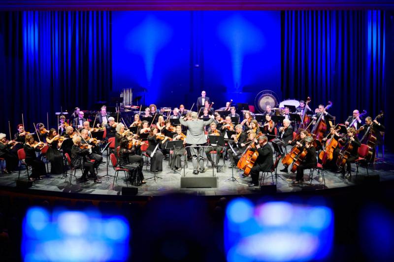 Fedezd fel a Bizet varázslatos világát a Kecskeméti Szimfonikus Zenekar előadásában! Az est folyamán a zenekar lenyűgöző interpretációkat nyújt, amelyek életre keltik a híres komponista műveit. Merülj el a dallamokban, és tapasztald meg, hogyan kel életre