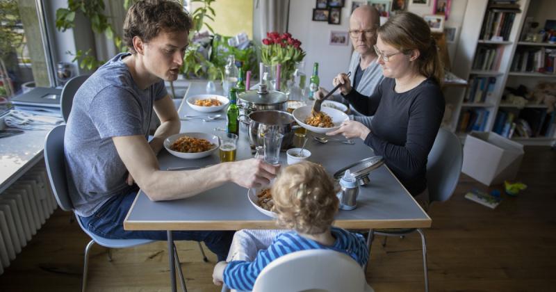 A mamahotelért sokan súlyos árat fizetnek, pedig valójában a költségek csökkentésére lett teremtve.