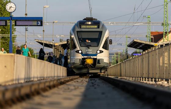 Megérkezett a nyár, és ezzel együtt a MÁV-nál a szokásos, jelentős késések is.