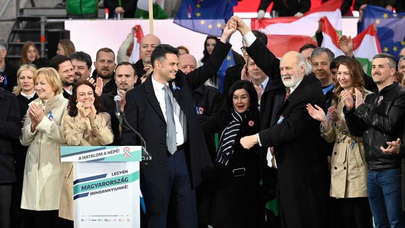 Az ellenzéki párt peres ügye kudarcot vallott, és valóban megérkezett a dollár, mint egy váratlan vendég.