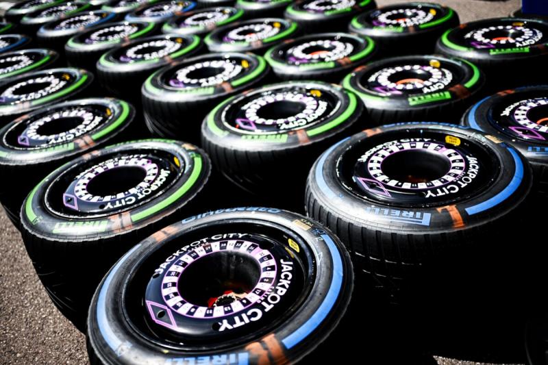 Az F1-es csapatok egy különleges gumitrükköt vetnek be, amely eltér a megszokott megoldásoktól.