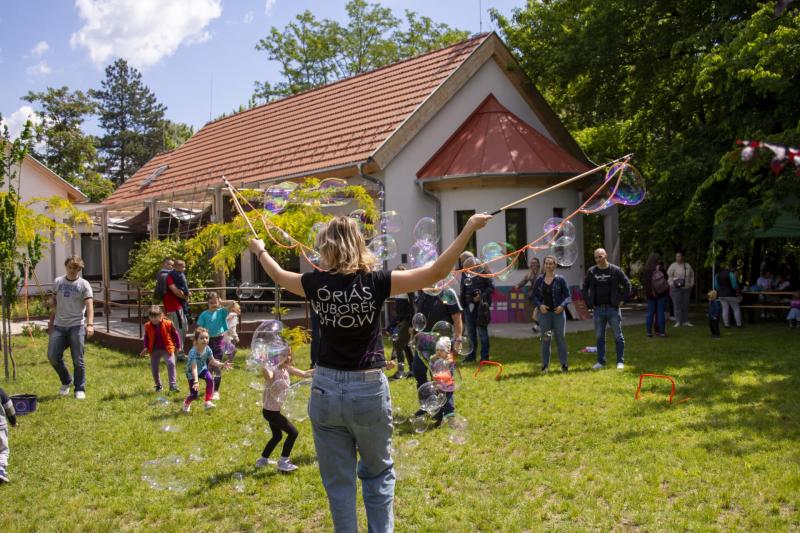 Harmadik alkalommal került megrendezésre a Hunyadivárosi Gyereknap, amely ezúttal is fergeteges szórakozást kínált a kicsiknek és családjaiknak.