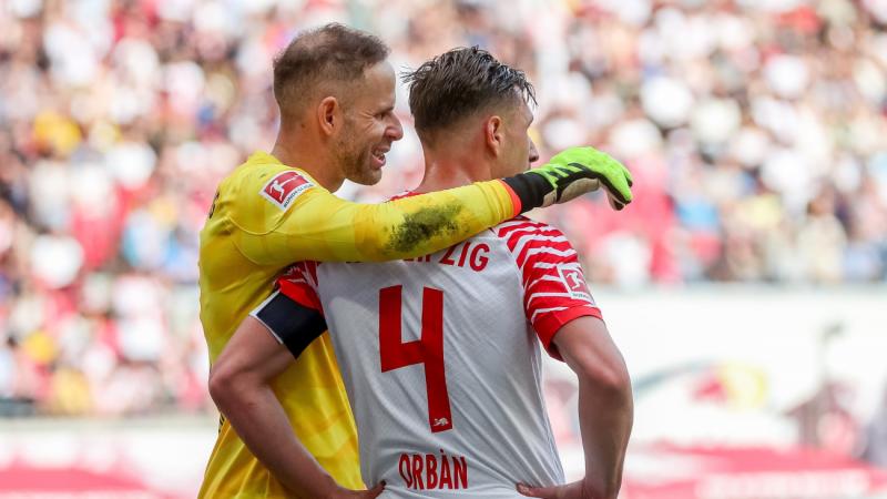 Az RB Leipzig váratlan döntést hozott, és menesztette Gulácsi Pétert és Orbán Williát. Ez a lépés meglepte a szurkolókat, hiszen mindketten kulcsszereplők voltak a csapat sikereiben. Az egyesület vezetősége új irányvonalat kíván követni, ami új kihívásoka