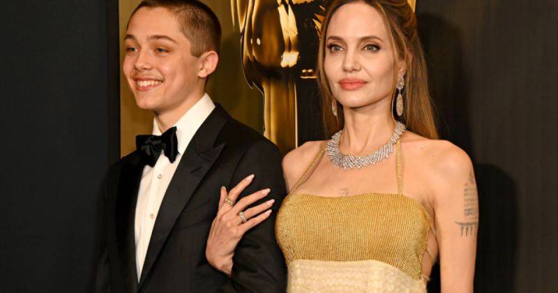 Ez valóban ő? Alig lehet felismerni Angelina Jolie és Brad Pitt fiát: a 17 éves Knox igazi címlapsztárrá formálta magát.