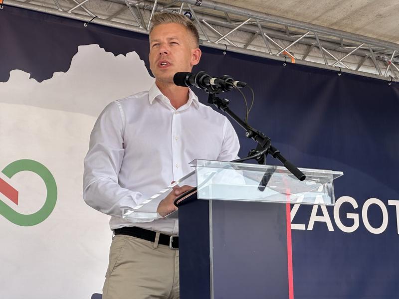 Tizenöt év telt el anélkül, hogy érdemi előrelépés történt volna, és a következő választás egy népszavazásra emlékeztet, amely Orbán Viktor hatalmát hivatott megkérdőjelezni. Ez volt Magyar Péter legfontosabb megállapítása.