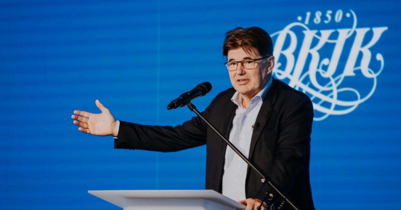 A Digitális Polgári Körbe egy kamara elnöke is kapott meghívást.