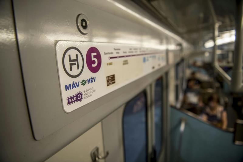 A hétvégén a 2-es metró és az 5-ös HÉV útvonalai megkurtulnak, így érdemes figyelni a változásokat.