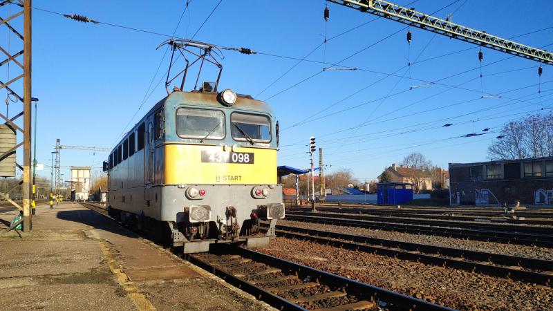 Vége a türelmi időszaknak: 25 ezer forintos bírságok várnak a magyar vonatokon!