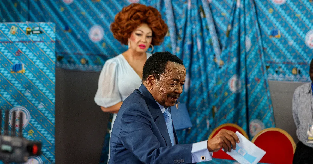 Újabb választási győzelmet aratott a 92 esztendős kameruni elnök, aki már a nyolcvanas évek eleje óta irányítja az országot.